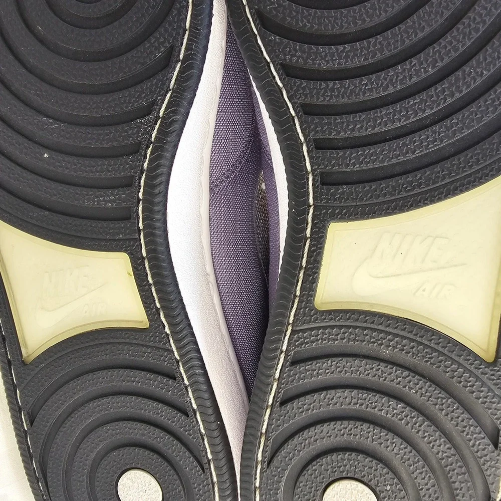 Rare Nike Air Isis Women's Purple White Canvas‎ Sneakers Size 11 Shoes